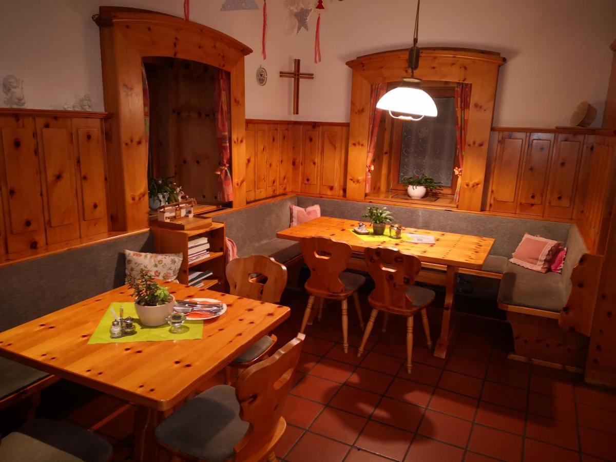 Gasthof Kirchenwirt Gnesau Екстер'єр фото